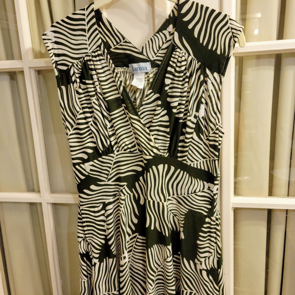 Karina Dresses Nora S/M Green Paradise Palm